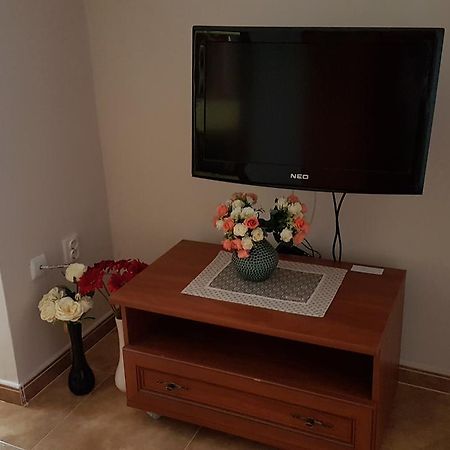 Tashevi Apartments Pomorie Bagian luar foto