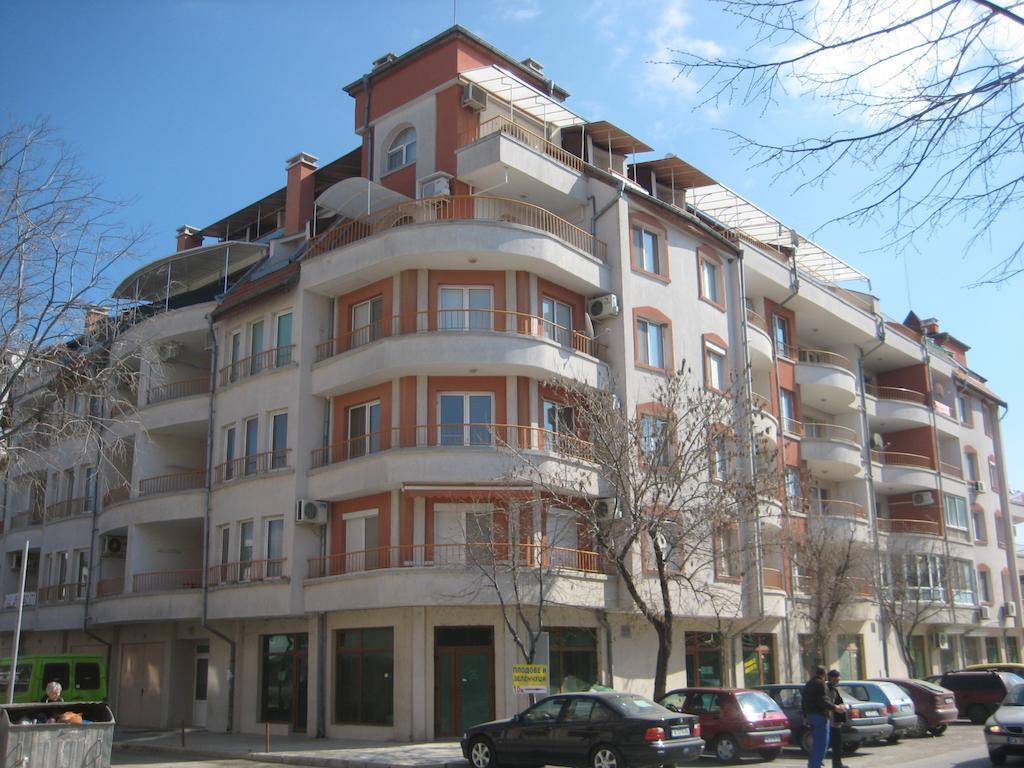 Tashevi Apartments Pomorie Bagian luar foto