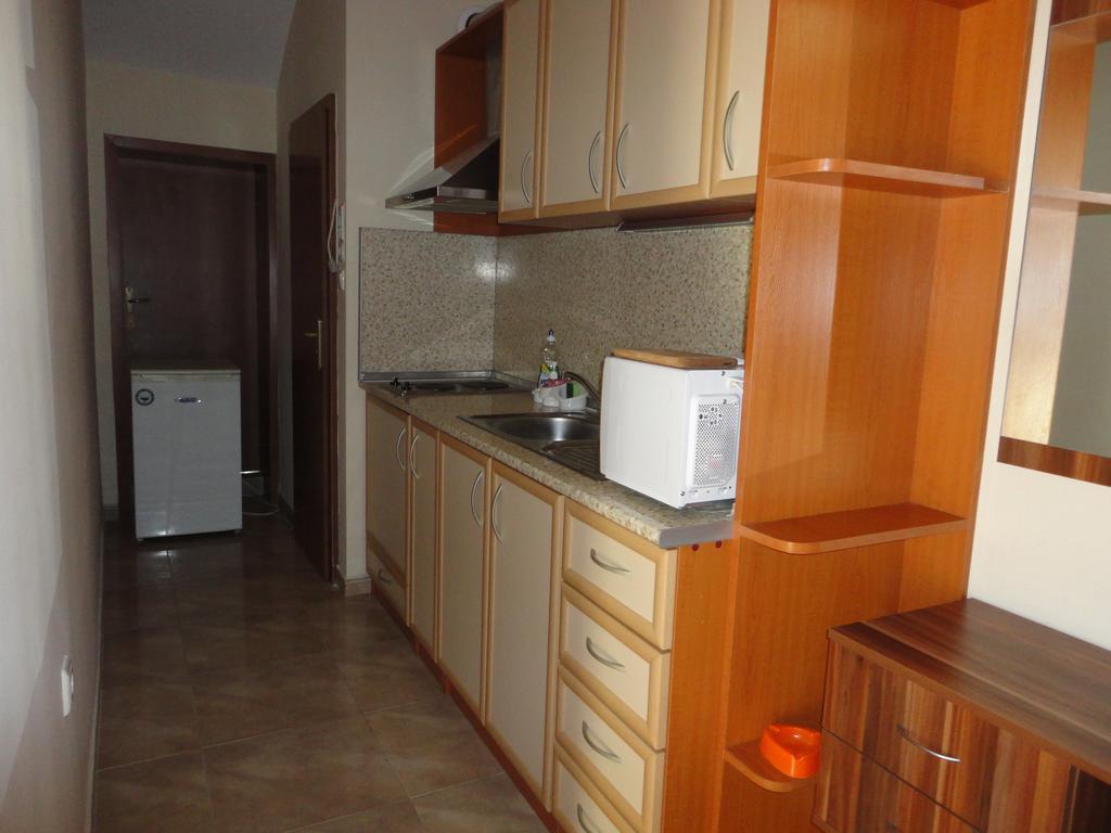 Tashevi Apartments Pomorie Bagian luar foto