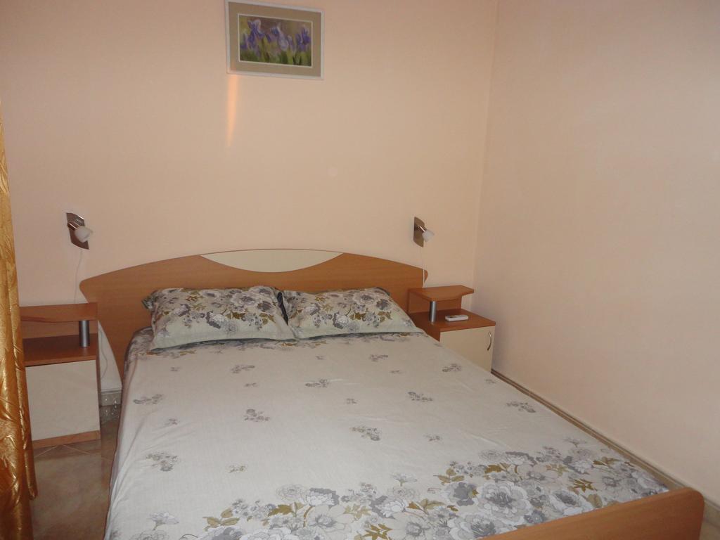 Tashevi Apartments Pomorie Bagian luar foto
