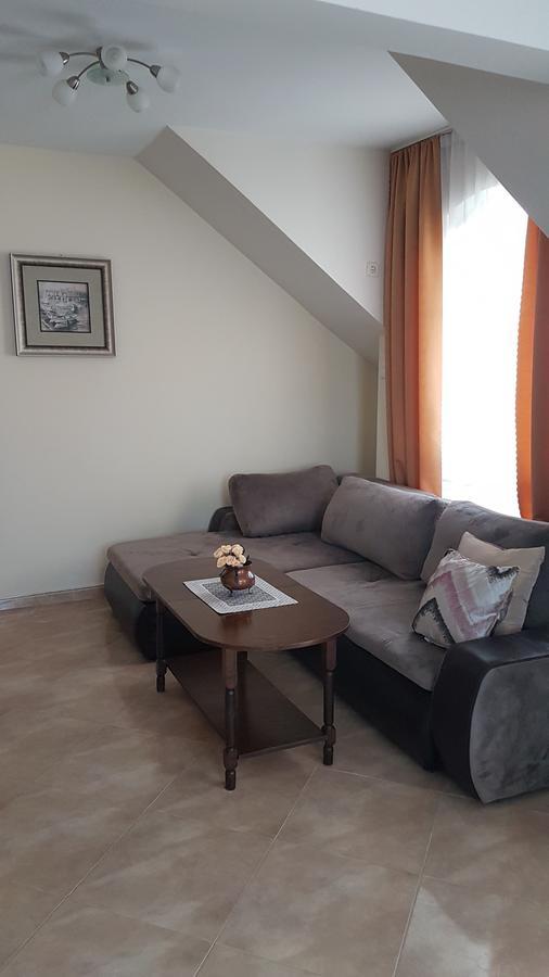 Tashevi Apartments Pomorie Bagian luar foto