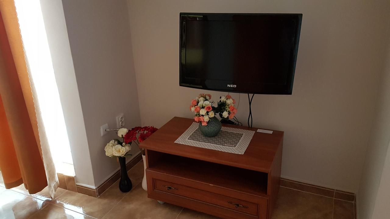 Tashevi Apartments Pomorie Bagian luar foto